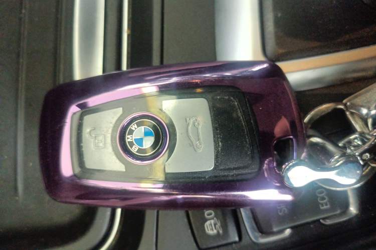 Used BMW 3 Series 2015 320Li Luxury Edition Fashion Model
