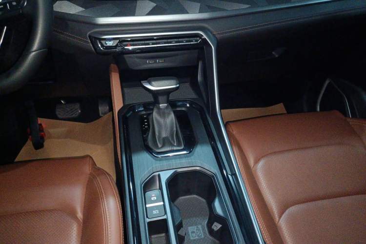 Used Geely Auto Vision X6 2021 PRO 1.4T Automatic Prestige Model
