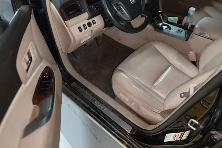 Used Toyota Crown 2012 2.5L Royal Comfort Edition Driver Seat