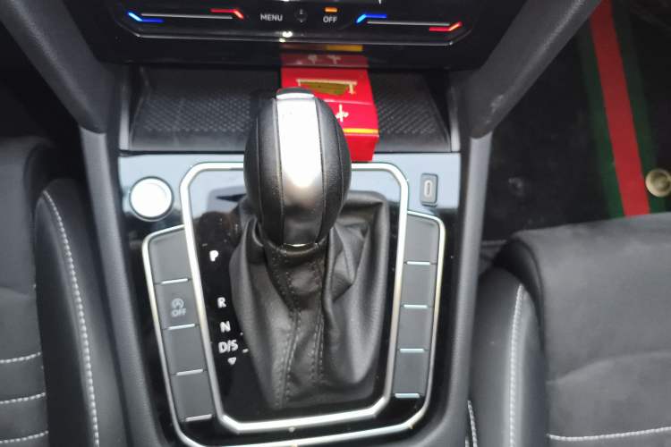 Used Volkswagen Magotan 2021 330TSI DSG 30th Anniversary Edition Gear Lever