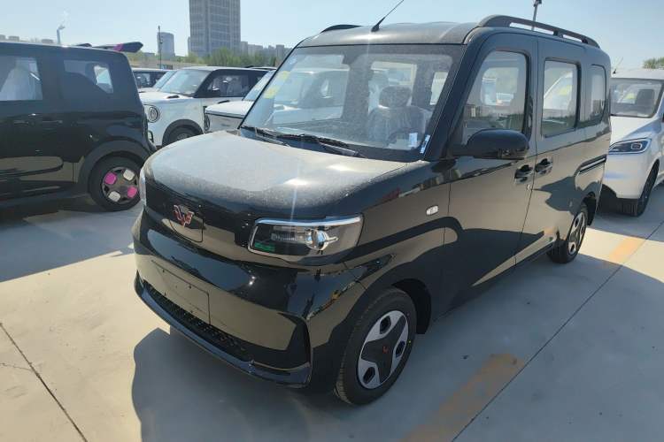 Used Wuling Zhiguang New Energy 2025 Model 305km Ambitious Edition