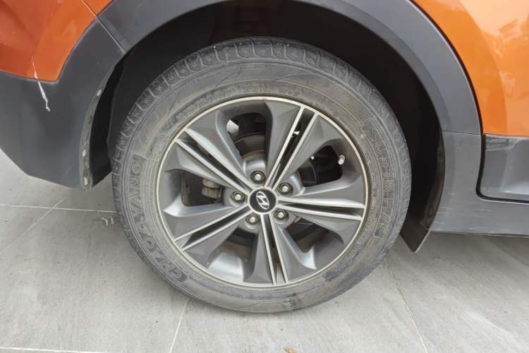 Used Hyundai ix25 2015 1.6L Automatic Two-Wheel Drive Smart GLS Trim Right Rear Wheel Hub