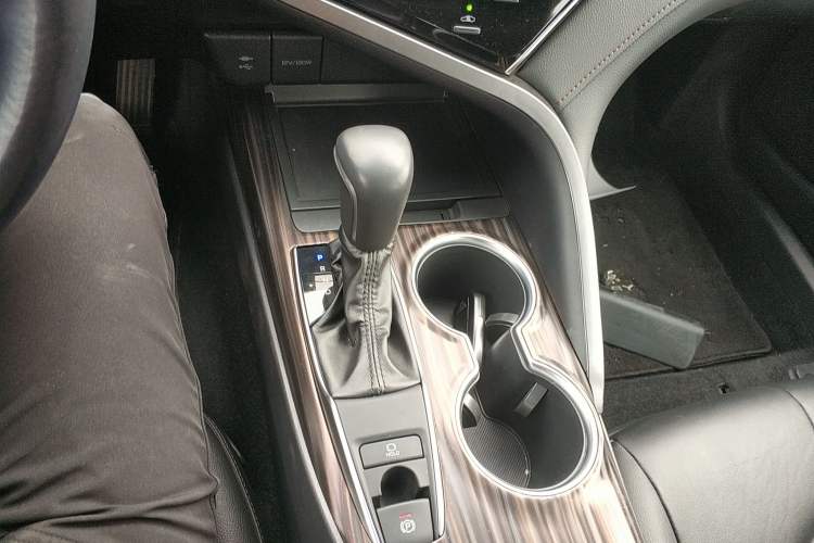 Used Toyota Camry 2019 2.0G Luxury Edition China VI Standard
