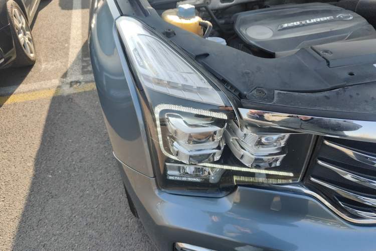 Used GAC Trumpchi GS8 2017 320T Two-Wheel Drive Luxury Smart Connectivity Version (7 Seats) Right Front Headlight