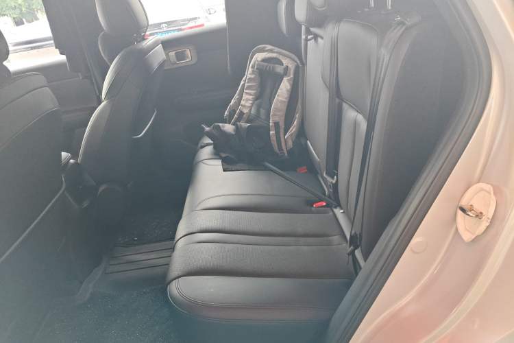 Used Wuling Xingguang S 2024 130km Flagship Version Left Rear Seat