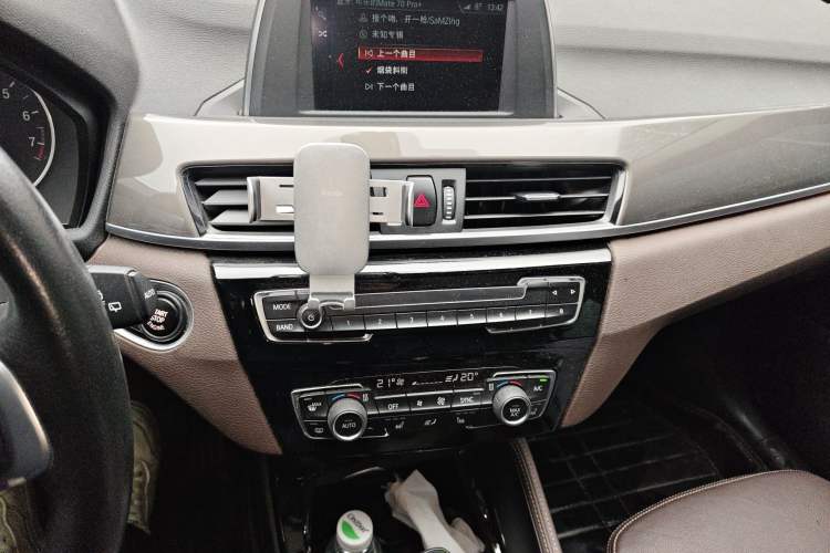 Used BMW X1 2018 sDrive18Li Luxury Model Audio And AC Panel