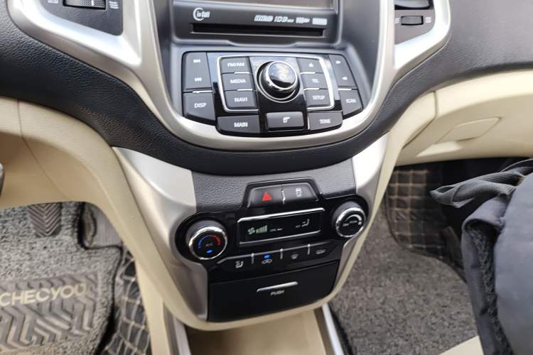 Used Changan Eado 2015 1.6L Manual Luxury Model China V Standard
