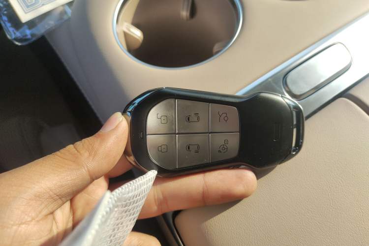 Used XPeng X9 2026 Model—Range-Extended Version 1602 Max
