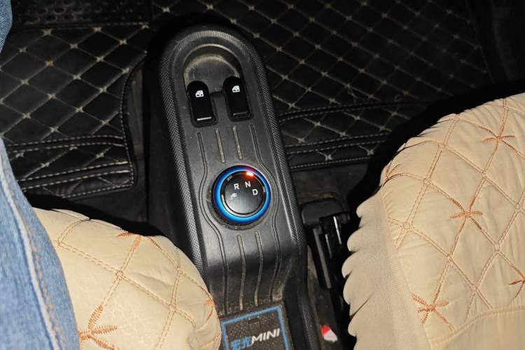 Used Wuling Hongguang MINIEV 2020 Freedom Version Lithium Iron Phosphate Gear Lever