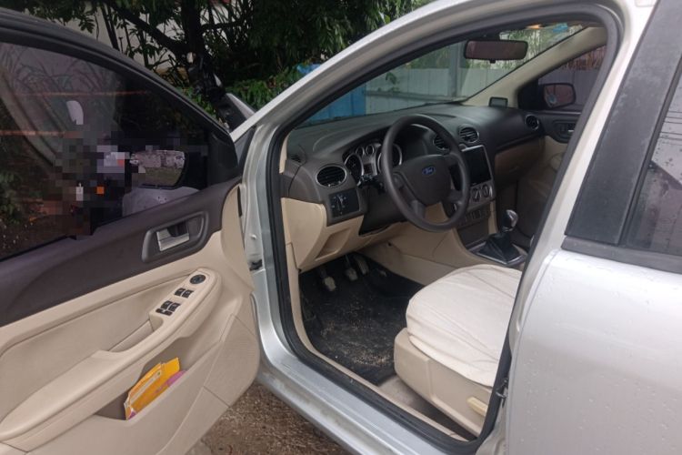 Used Ford Focus 2013 Sedan Classic 1.8L Manual Base Model