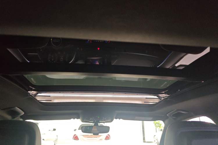 Used Audi A4L 2023 40 TFSI Luxury Dynamic Model Headliner