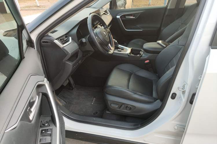 Used Toyota Wildlander 2023 Dual-Motor 2.5L E-CVT Four-Wheel Drive Prestige Edition
