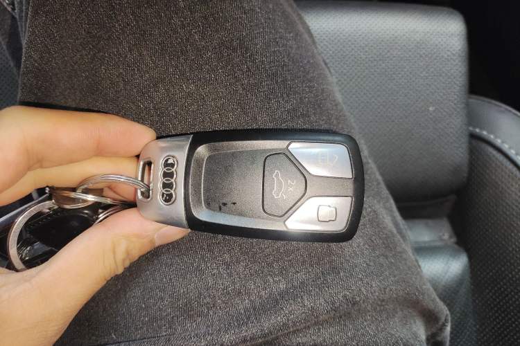 Used Audi A4L 2020 40 TFSI Fashion Dynamic Model Vehicle Key