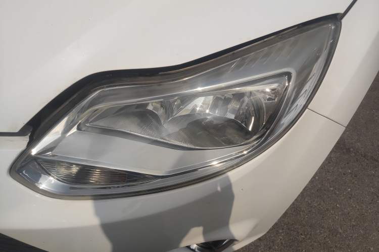 Used Ford Focus 2012 Sedan 1.6L Automatic Fashion Edition
