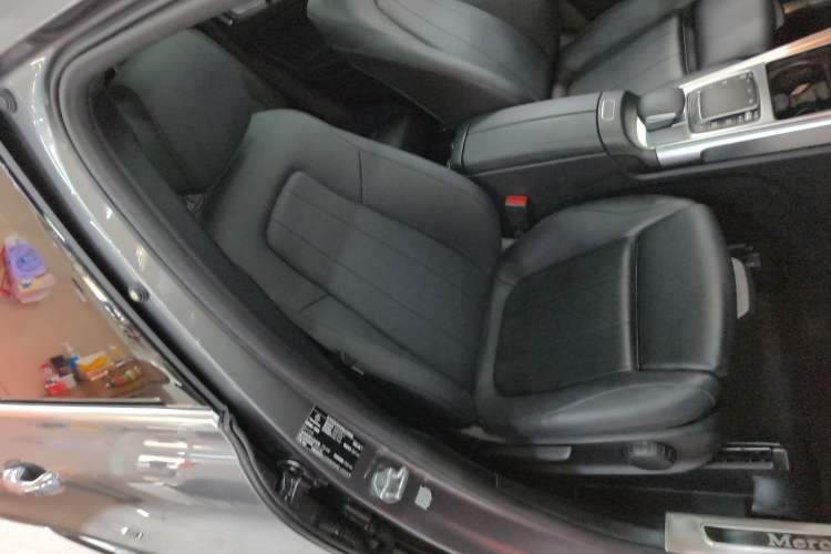 Used Mercedes-Benz GLB 2021 GLB 200 Dynamic Edition Right Front Seat