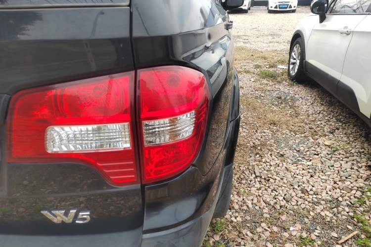 Used Roewe W5 2014 1.8T 2WD Automatic Tharu Special Edition