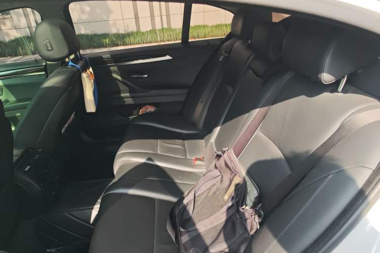 Used BMW 5 Series 2014 525Li Leading Model
