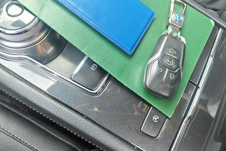 Used Ford Taurus 2017 EcoBoost 245 Fashion Edition Vehicle Key