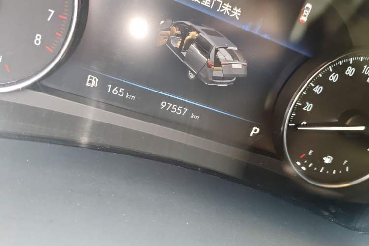 Used Buick GL8 2022 Land Cruiser Executive Class 652T Comfort Model Odometer Close Up