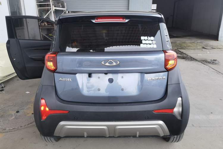 Used Chery QQ Little Ant 2022 Revised Version Sweet Pink Edition Half-Sugar Version Lithium Iron Phosphate 30.7 kWh 30 kW 301 km