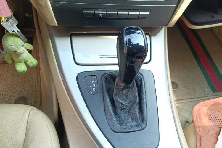 Used BMW 3 Series 2010 320i Luxury Model Gear Lever