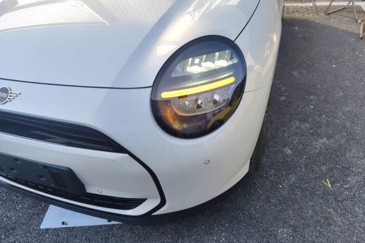 Used MINI Electric MINI COOPER 2024 456km COOPER E Classic Edition