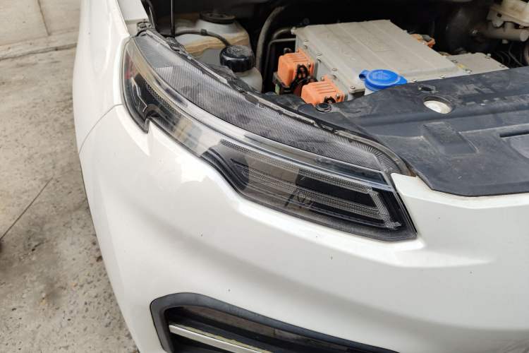 Used Dayun Yuehu 2021 32.85 kWh Two-Wheel-Drive Sprite Version Right Front Headlight