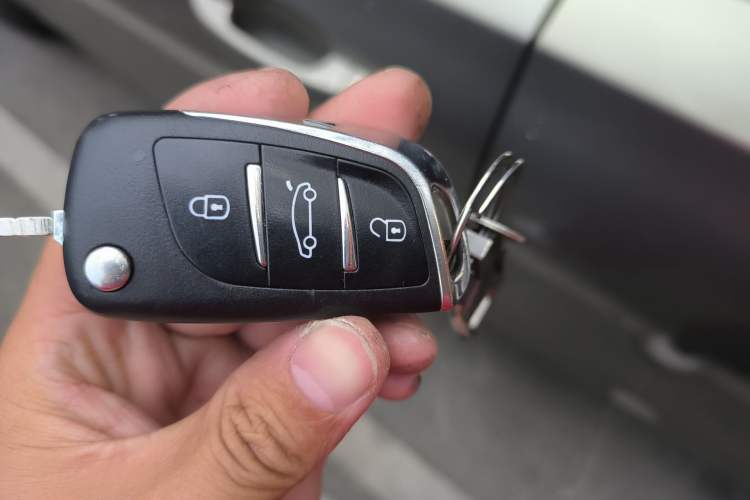 Used Roewe 360 2015 1.5L Manual Luxury Edition Vehicle Key