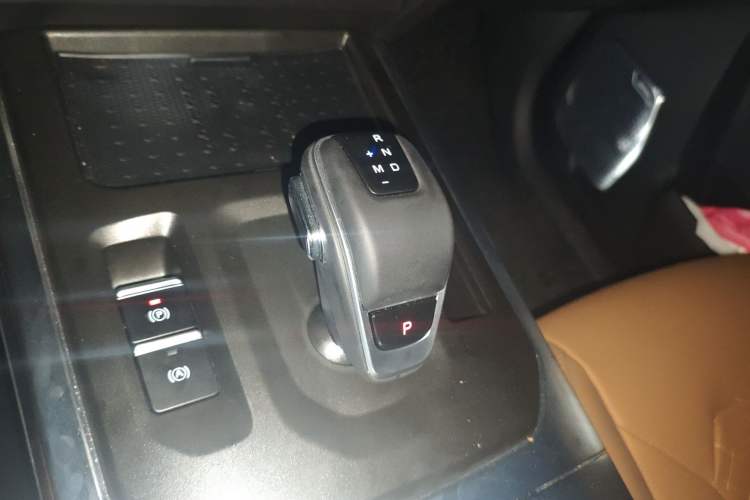 Used 212 T01 2024 2.0T Explorer
