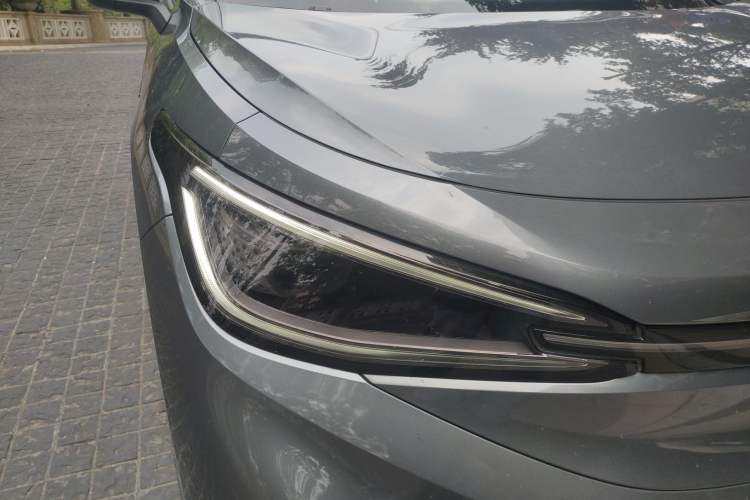 Used Volkswagen ID.4 X 2022 Pure Long-Range Version Right Front Headlight