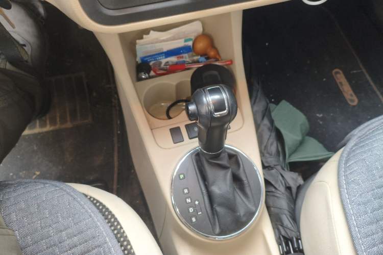 Used Skoda Fabia 2012 1.6L Scout Gear Lever