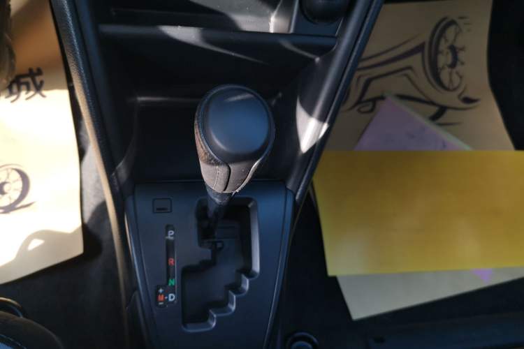 Used Toyota YARiS L Zhi Xuan 2021 1.5L CVT Leading Edition Gear Lever