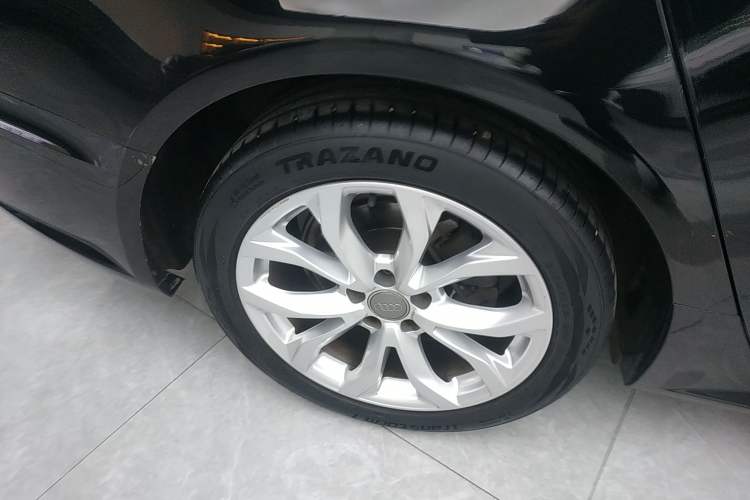 Used Audi A6L 2018 35 TFSI Collector's Edition Right Rear Wheel Hub