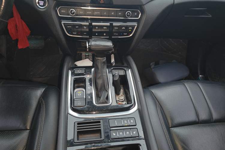 Used GAC Trumpchi GS7 2017 320T Two-Wheel-Drive Luxury Smart Connectivity Model
