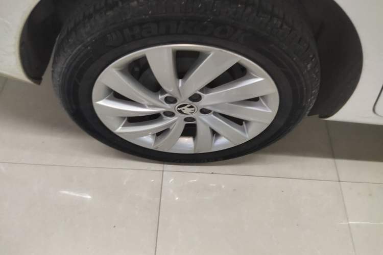 Used Skoda Rapid 2018 1.6L Automatic Comfort Edition Exterior 5