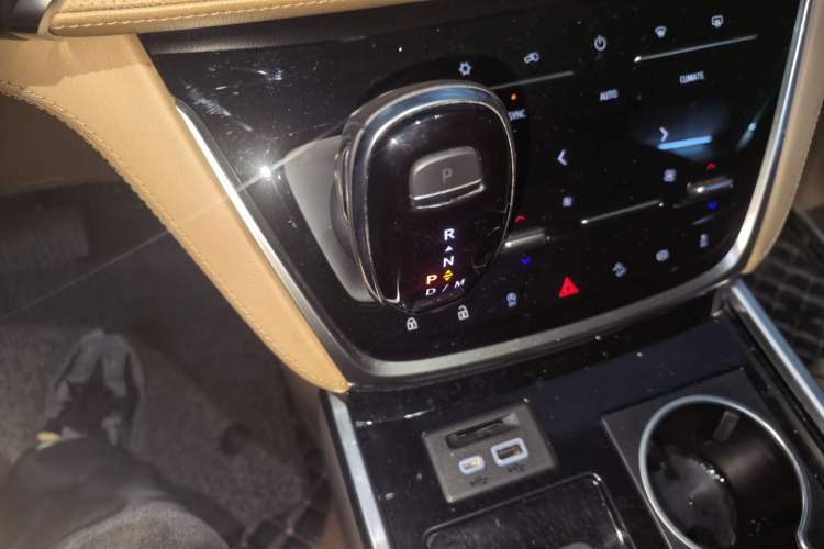 Used Buick GL8 2020 ES Land Cruiser 653T Luxury Model
