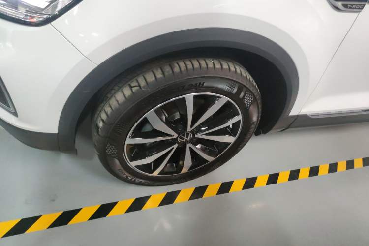 Used Volkswagen T-ROC 2025 280TSI DSG Two-Wheel Drive Time Edition Exterior 4