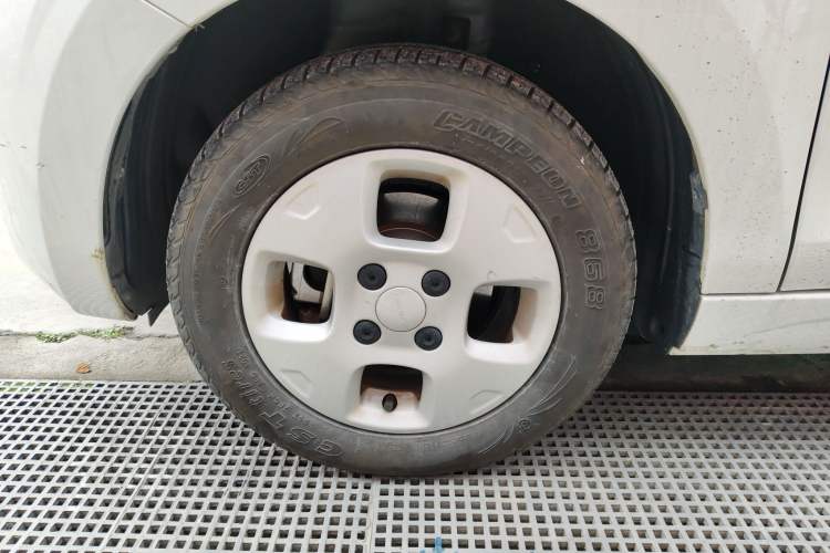 Used Roewe Clever 2021 302 km New Four-Seater Super-Efficient Version