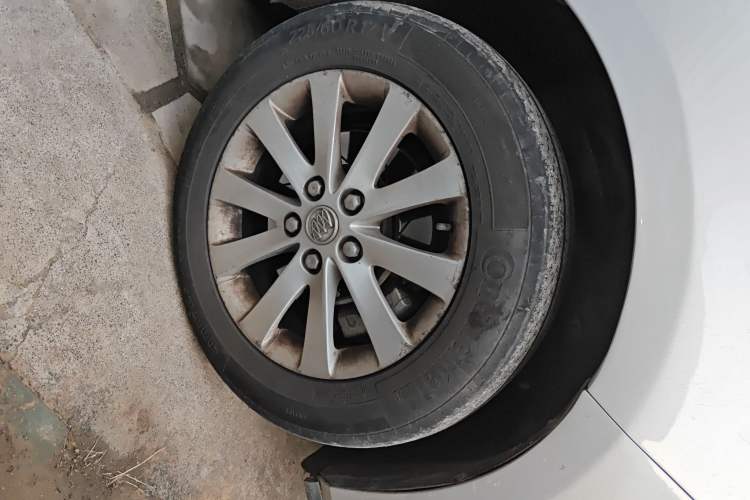 Used Buick GL8 2011 2.4L CT Luxury Business Comfort Edition
