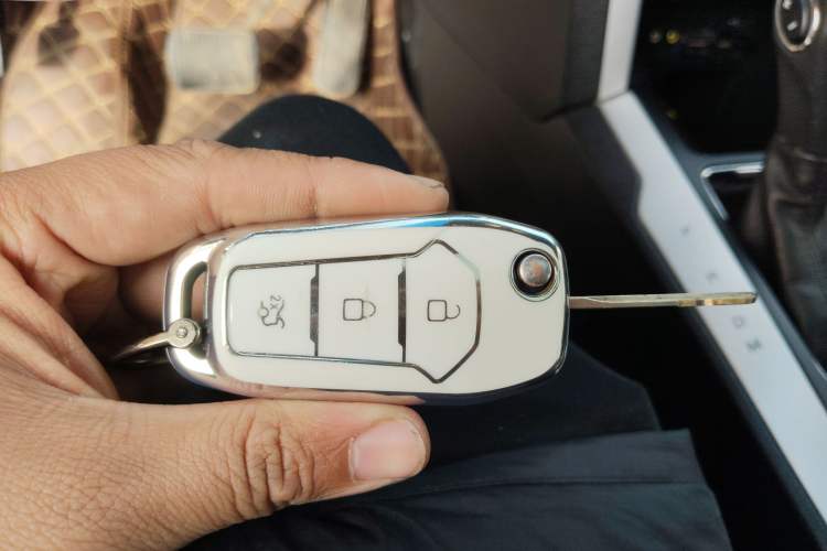 Used Ford Explorer 2013 3.5L Deluxe Model
