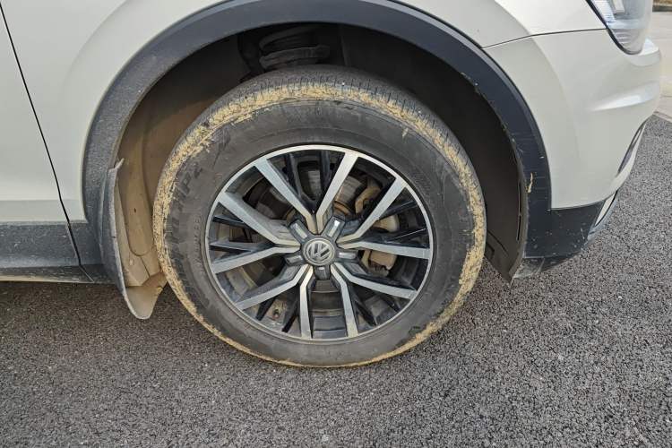 Used Volkswagen Tiguan L 2017 330TSI Automatic Two-Wheel Drive Luxury Edition