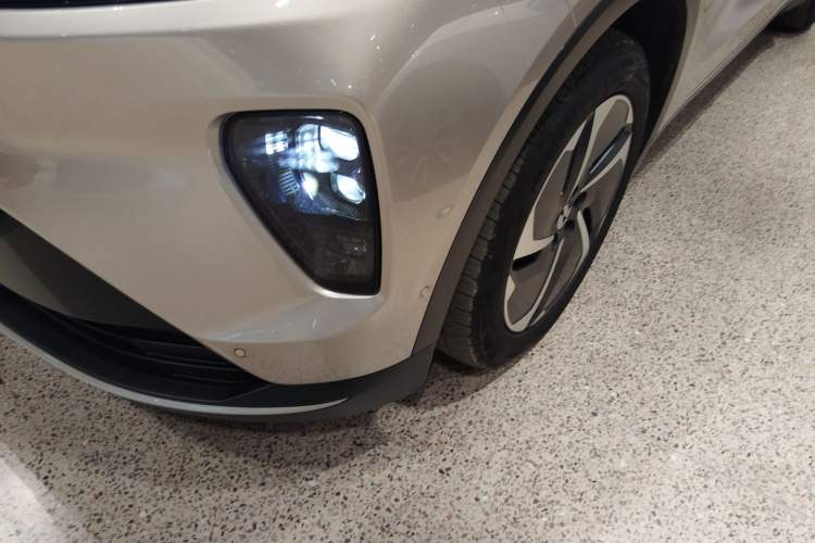 Used Nio ES8 2023 75 kWh Left Front Headlight