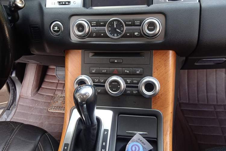 Used Land Rover Range Sport 2011 5.0 NA V8 HSE Audio And AC Panel