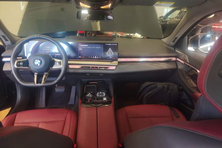 Used BMW 5 Series 2025 530Li Luxury Edition M Sport Package
