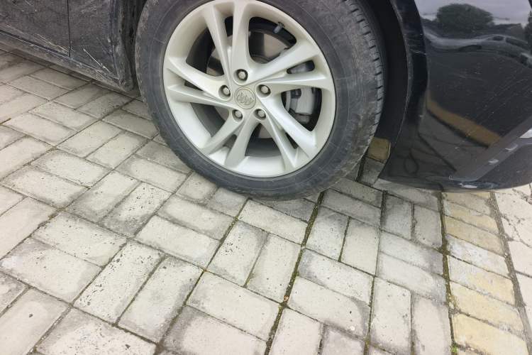 Used Buick Regal 2020 552T Elite Edition Right Front Wheel Hub