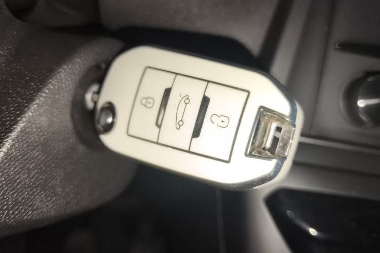 Used Peugeot 308 2018 1.6L Manual Fashion Edition