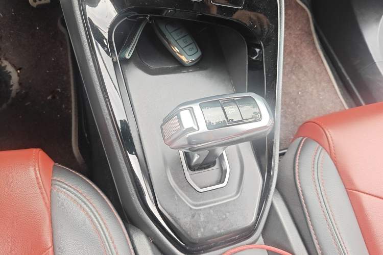 Used Haval H2s 2018 Blue Label 1.5T Dual-Clutch Luxury Model Gear Lever