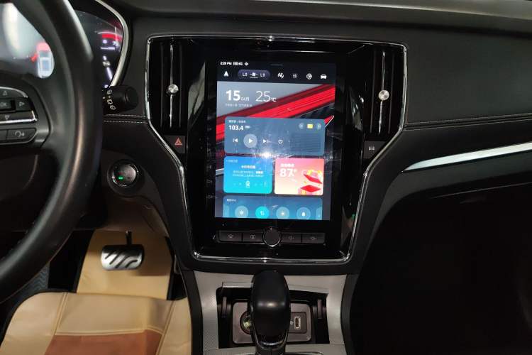 Used Roewe RX5 2018 20T Two-Wheel Drive Automatic Internet Smart Luxury Edition Audio And AC Panel