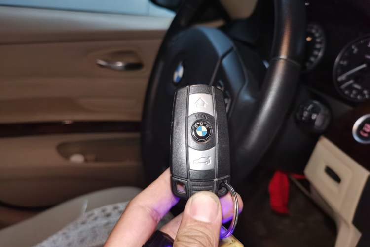 Used BMW 3 Series 2010 320i Luxury Edition
