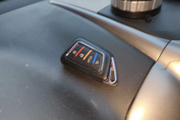 Used Chevrolet Captiva 2015 2.4L 4x4 Flagship Edition 7-Seater